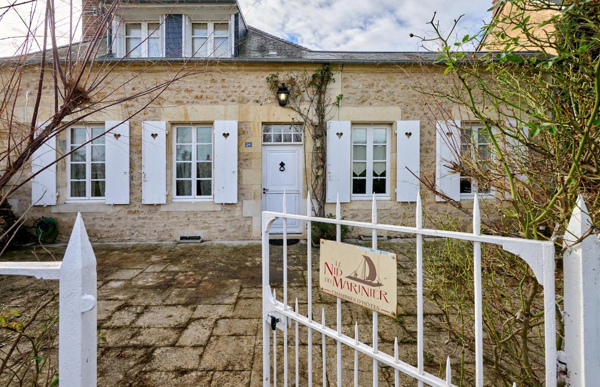 Le Nid Du Marinier Apartment Cuffy Екстериор снимка